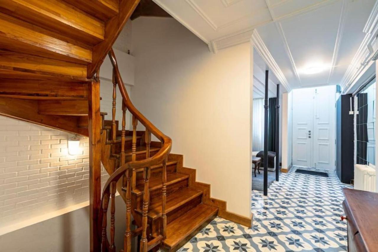 Historical 4-Br Home Steps From Besiktas Stadium & Bosphorus Views - Prime Nisantasi Location! Истанбул Екстериор снимка