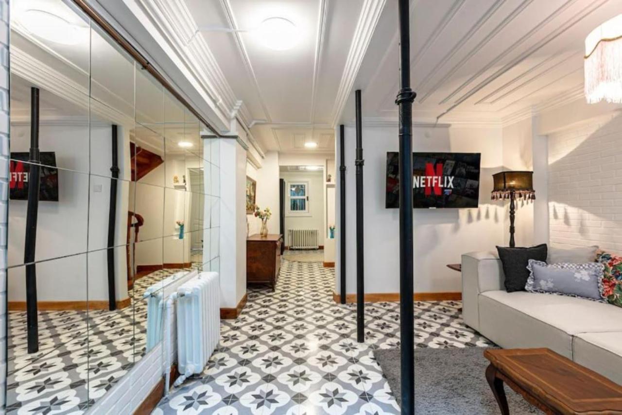Historical 4-Br Home Steps From Besiktas Stadium & Bosphorus Views - Prime Nisantasi Location! Истанбул Екстериор снимка