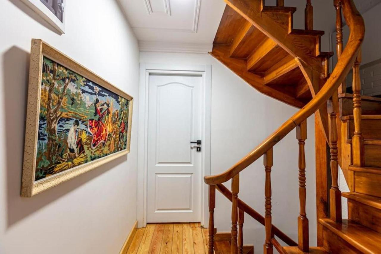Historical 4-Br Home Steps From Besiktas Stadium & Bosphorus Views - Prime Nisantasi Location! Истанбул Екстериор снимка