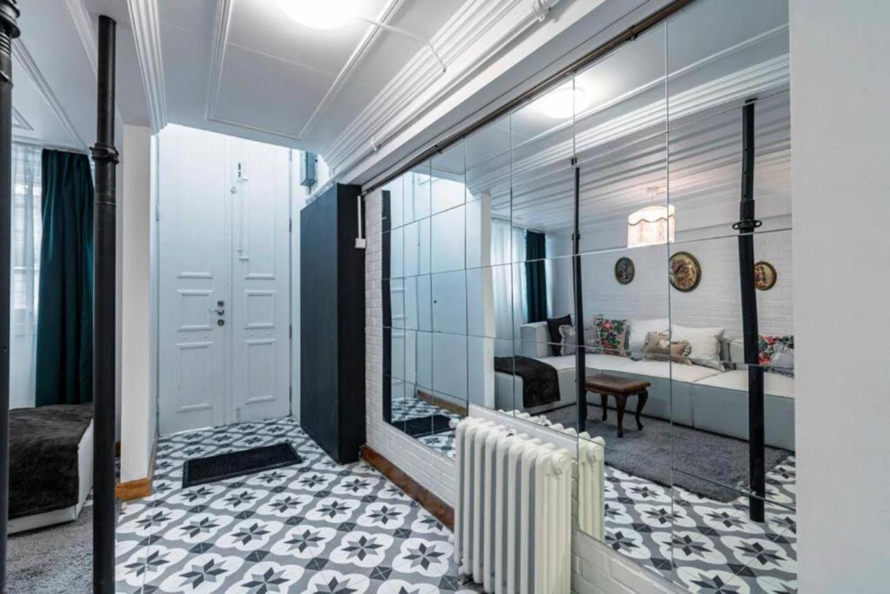 Historical 4-Br Home Steps From Besiktas Stadium & Bosphorus Views - Prime Nisantasi Location! Истанбул Екстериор снимка